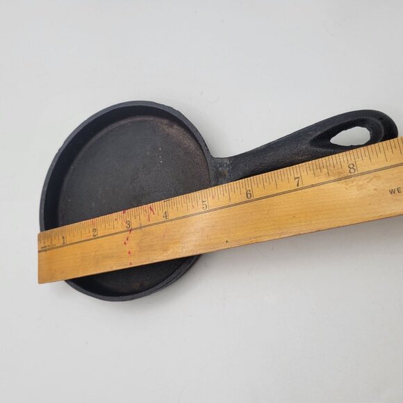 Vintage Cast Iron Mini 5" Pan - 1 Egg, Mini Pancake - Unmarked - Picture 2 of 5